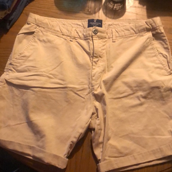 American Eagle Khaki Shorts - Picture 1 of 4